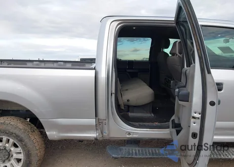 2019 Ford F-250 Xlt z USA, uszkodzony, nr VIN 1FT7W2BT9KED09942